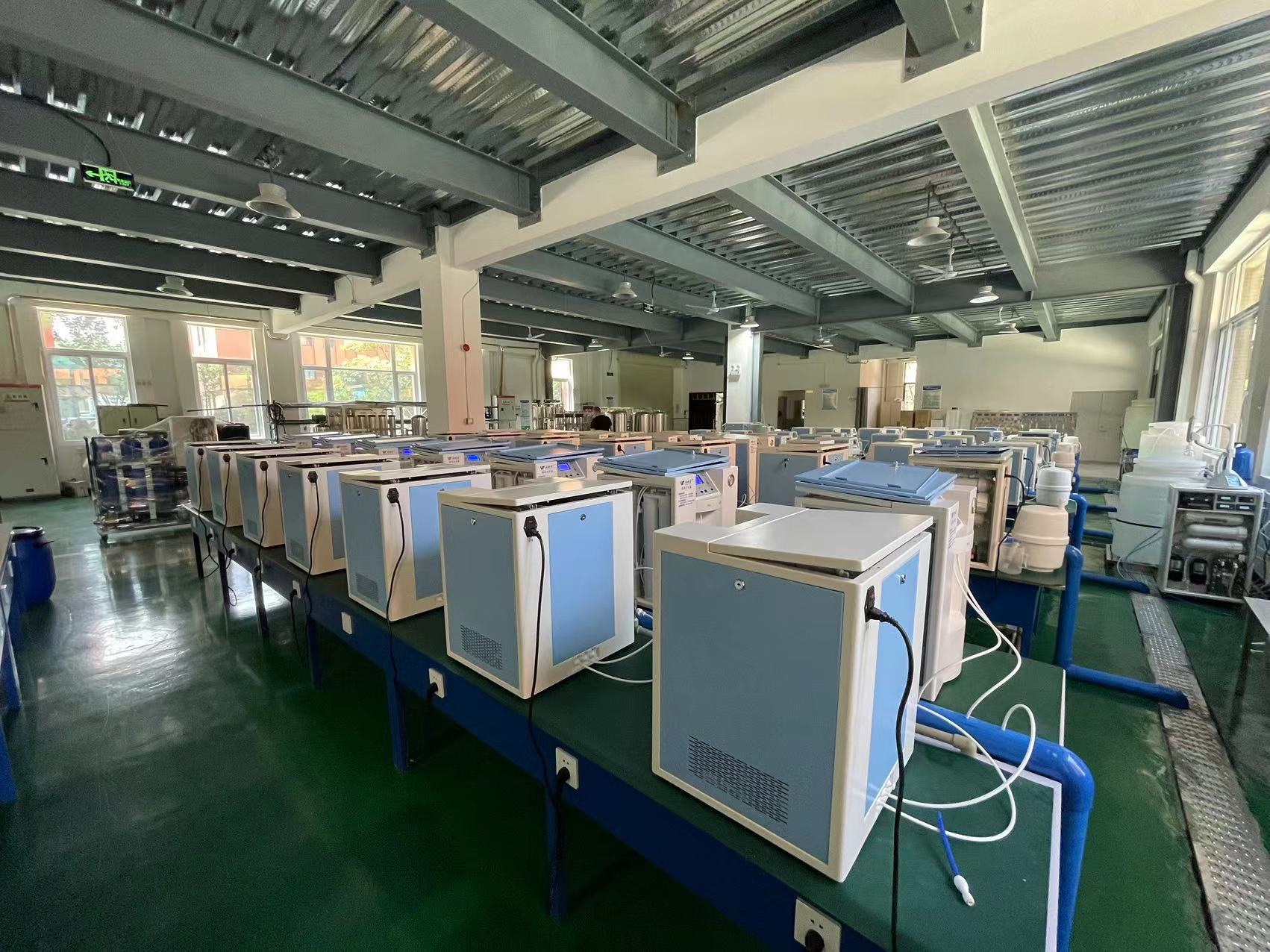 實(shí)驗(yàn)室超純水機(jī) 實(shí)驗(yàn)室超純水機(jī)